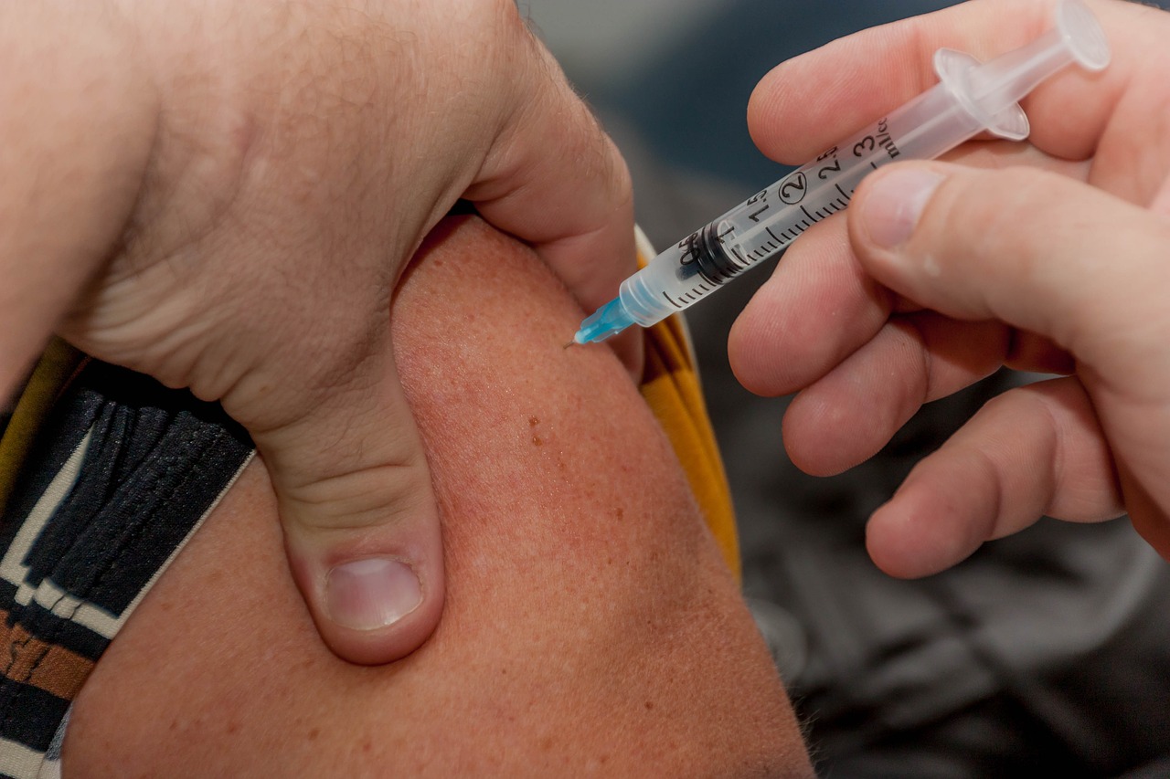 Open day vaccinale a Borgosesia domenica 23 gennaio: disponibili 300 dosi aggiuntive