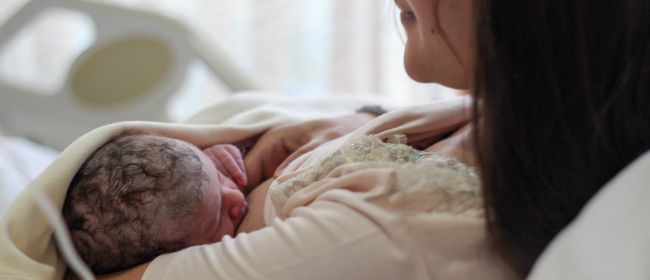 Partorire senza dolore all’ospedale di Vercelli: da giugno sarà introdotta la partoanalgesia